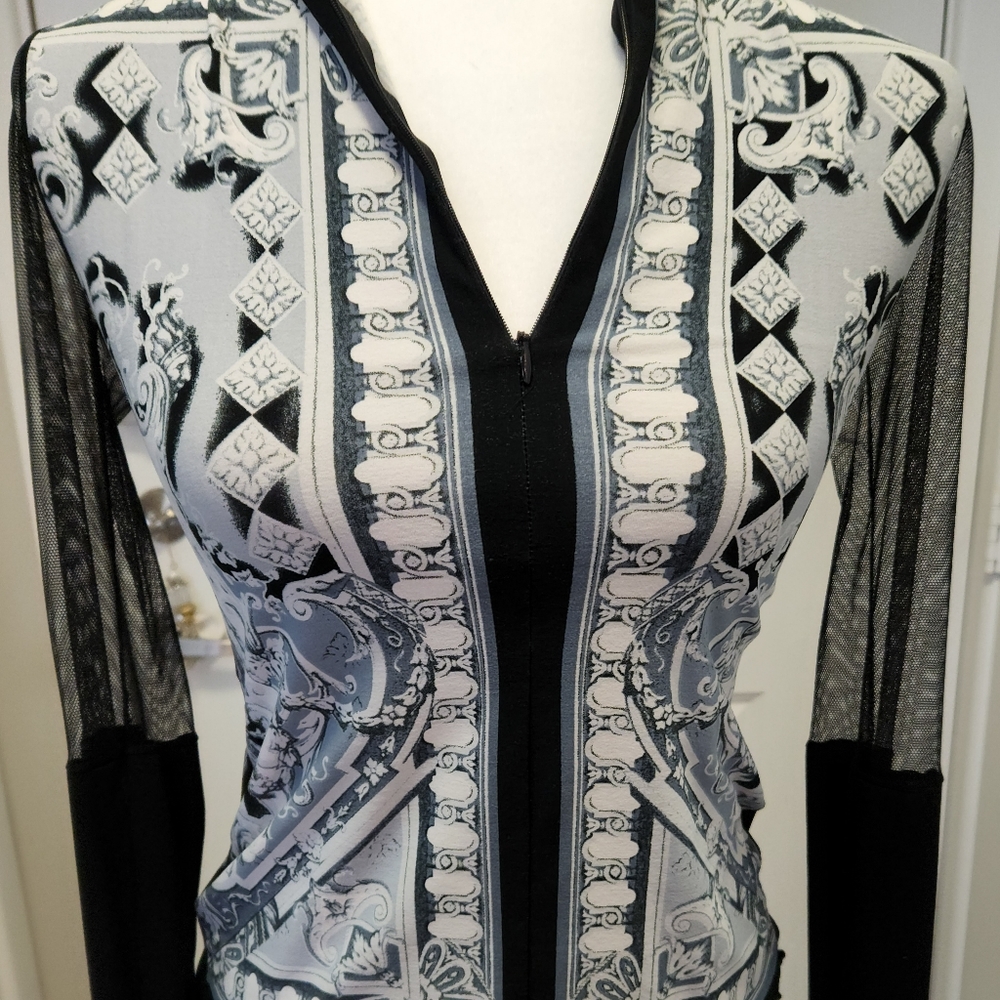 Anac By Kimi Print Top/Hoodie with Mesh Sleeves